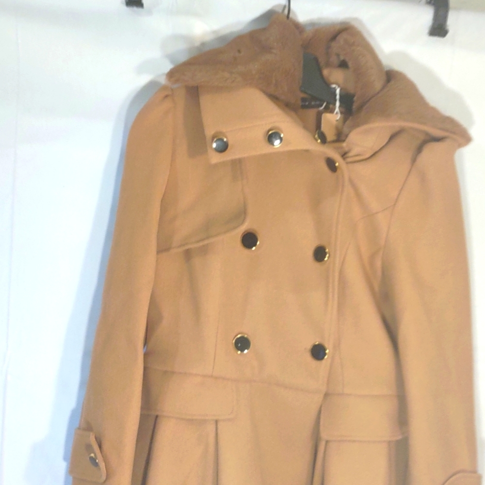 NEW, CAMEL COAT WITH REMOVABLE FUR COLLAR